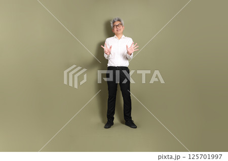Active Senior Businessman Active Senior Businessman 125701997
