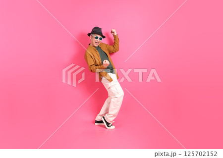 Active Senior Man Active Senior Man 125702152