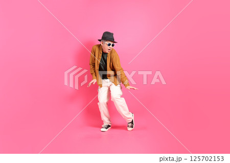 Active Senior Man 125702153