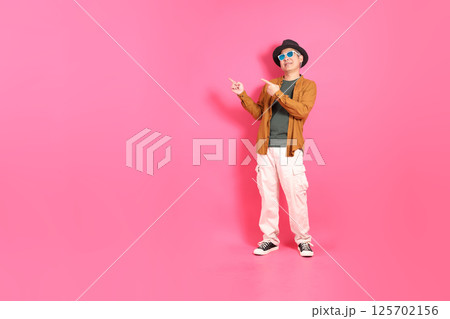 Active Senior Man Active Senior Man 125702156