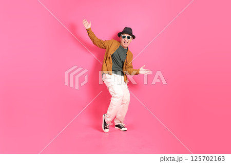 Active Senior Man 125702163