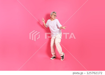 Active Senior Man 125702172