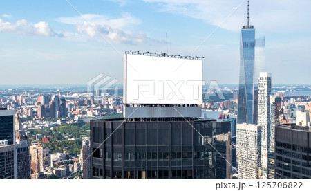 ビル壁面の超大型広告スペース ビル壁面の超大型広告スペース 125706822