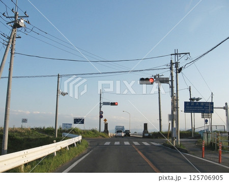 今は無き上武大橋を夕刻の北交差点(2013.5.3) から春の日差しを受けて中瀬に向かう 今は無き上武大橋を夕刻の北交差点(2013.5.3) から春の日差しを受けて中瀬に向かう 125706905