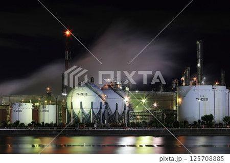 工場夜景 125708885