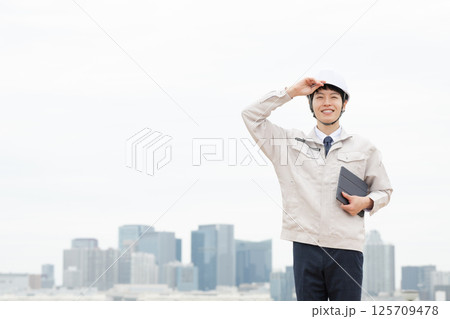 作業服の男性 作業服の男性 125709478