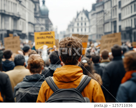 Protesters gathered in a 125711036