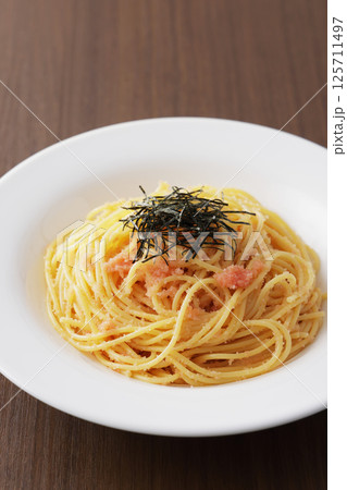 海苔がのっているたらこスパゲッティー 海苔がのっているたらこスパゲッティー 125711497