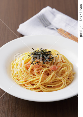 海苔がのっているたらこスパゲッティー 海苔がのっているたらこスパゲッティー 125711500