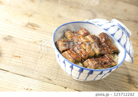熱々鰻丼 125712282