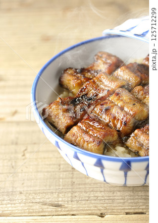 熱々鰻丼 125712299
