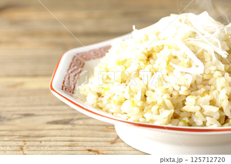 熱々の炒飯を単品撮影 125712720