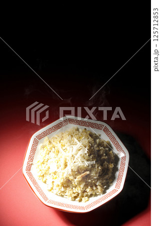 熱々炒飯を単品撮影 125712853