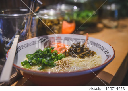 ふと食べた豚骨ラーメン ふと食べた豚骨ラーメン 125714658