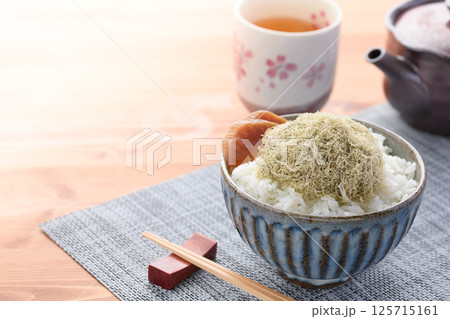 とろろ昆布ご飯 （ とろろ昆布丼 ） 125715161