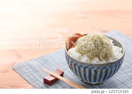 とろろ昆布ご飯 ( とろろ昆布丼 ) とろろ昆布ご飯 ( とろろ昆布丼 ) 125715163