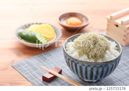 とろろ昆布ご飯 （ とろろ昆布丼 ） 125715176
