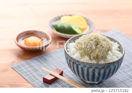 とろろ昆布ご飯 （ とろろ昆布丼 ） 125715182