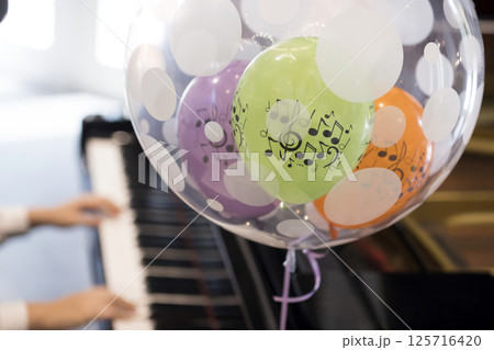 ピアノの発表会イメージ 125716420