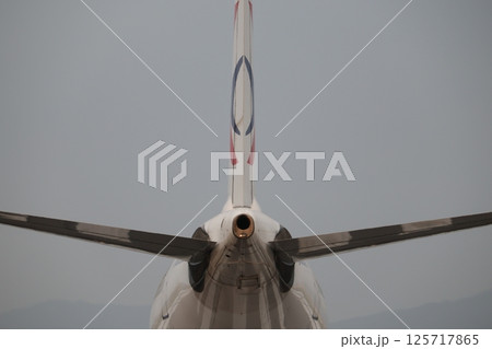 旅客機 ジェット 吹き出し口 125717865