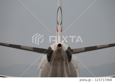 旅客機 ジェット 吹き出し口 125717866