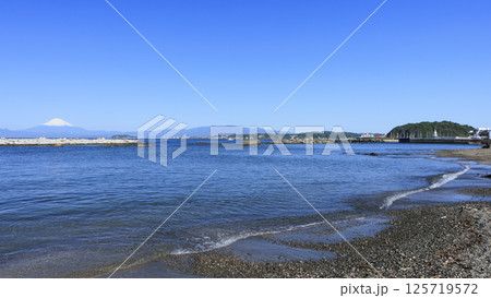 葉山から見た富士山 125719572