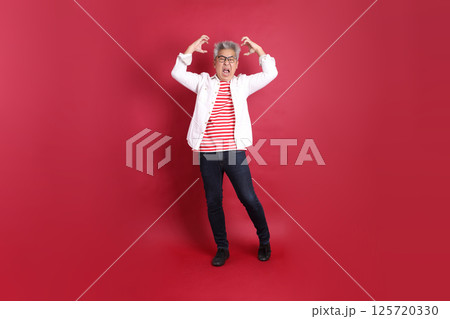 Active East Asian Man Active East Asian Man 125720330