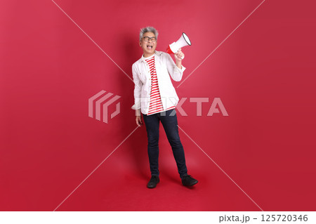 Active East Asian Man Active East Asian Man 125720346