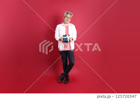 Active East Asian Man Active East Asian Man 125720347