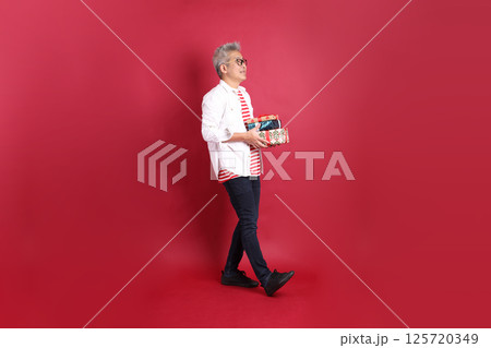 Active East Asian Man 125720349