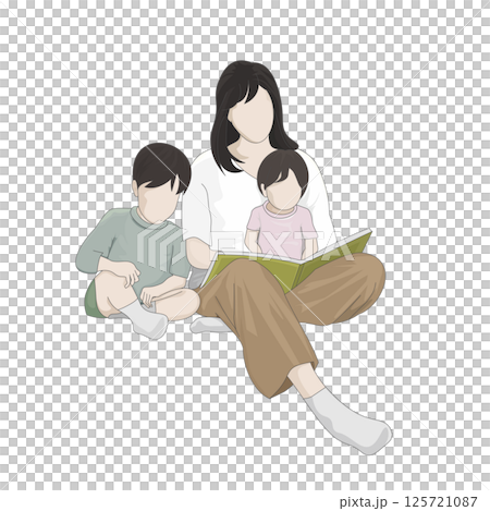 一位母親坐著給她的寶寶和兒子讀一本圖畫書 125721087