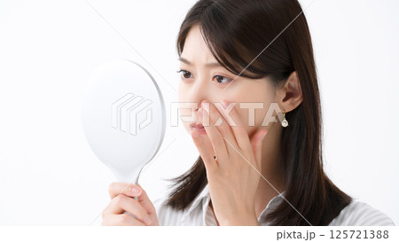 肌トラブル　スキンケア 125721388