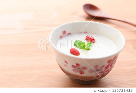 杏仁豆腐 125721438