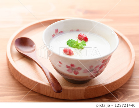 杏仁豆腐 125721440