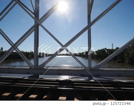 フィッツロイ川にかかるAlexandra Bridge ロックハンプトン オーストラリア フィッツロイ川にかかるAlexandra Bridge ロックハンプトン オーストラリア 125721546