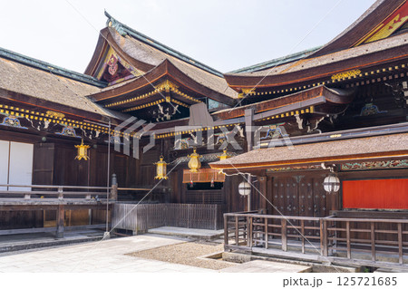 北野天満宮　本殿と石の間と透塀 125721685