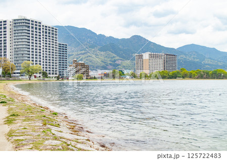 滋賀県大津市の琵琶湖(柳が崎) 滋賀県大津市の琵琶湖(柳が崎) 125722483