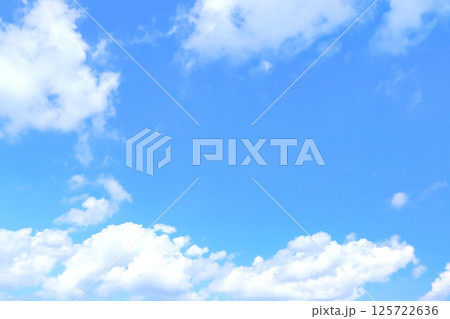 青空と白い雲・背景素材 125722636