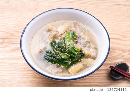 鶏肉と小松菜のスープ 125724113