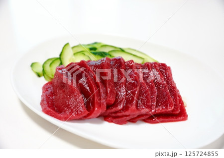 ニタリクジラの刺し身 おいしい肉の刺身 ニタリクジラの刺し身 おいしい肉の刺身 125724855