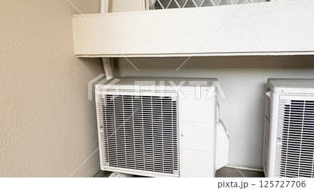 エアコンの室外機 125727706