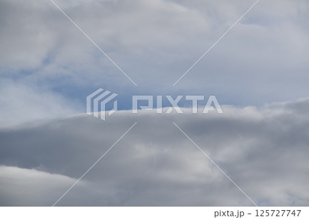 雲の多い空 125727747