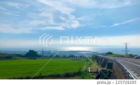 大村湾を望む田園風景 大村湾を望む田園風景 125728205