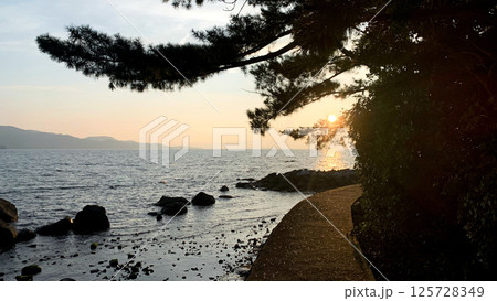 寺島と大村湾の自然風景 寺島と大村湾の自然風景 125728349