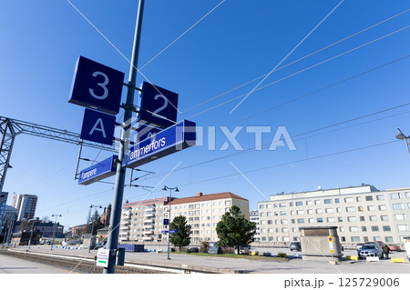 【フィンランド】タンペレ駅の標識 125729006