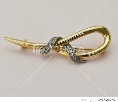 Brooch for women fashion vintage jewelry isolated shot Brooch for women fashion vintage jewelry isolated shot 125730575