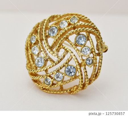 Handmade brooch laid flat for women vintage jewelry photo 125730857