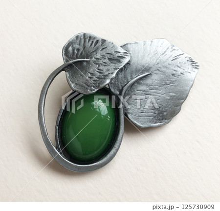 Womens brooch product photo romantic vintage style Womens brooch product photo romantic vintage style 125730909