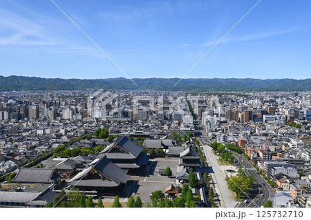 京都タワー展望台から京都御苑方面を望む 125732710