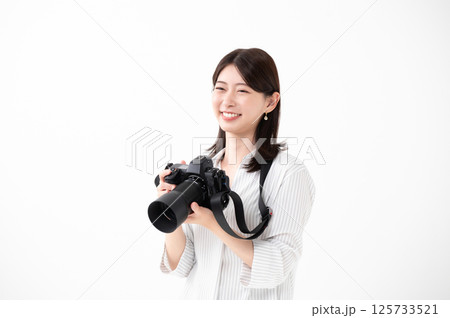 カメラを持つ女性 125733521